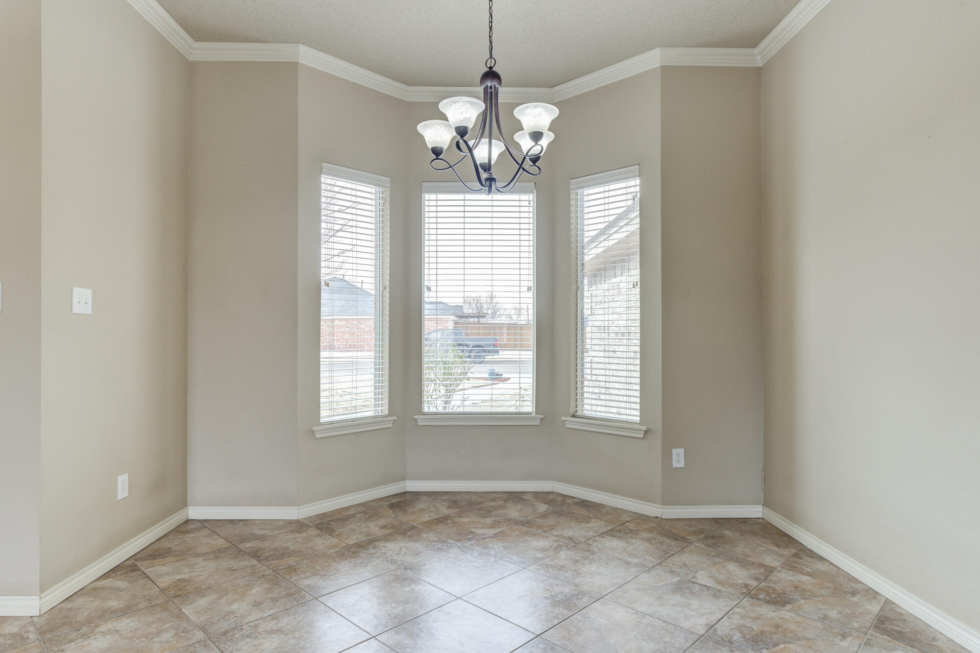 10005 Iola Avenue Lubbock, TX 79424 - Photo 3 of 50 DSC07896_897_898_899_900