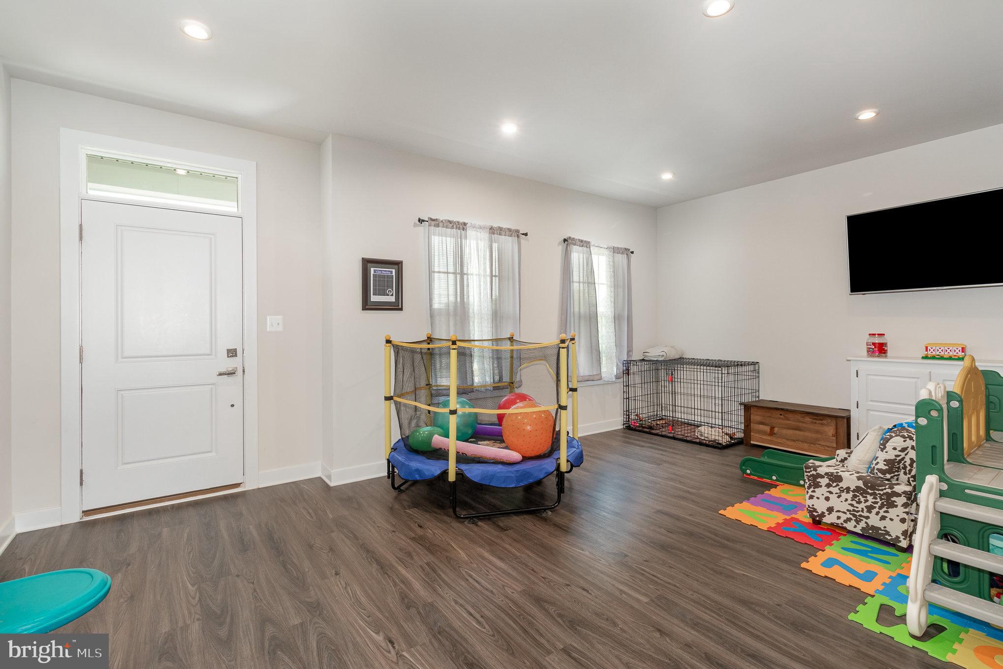 1240 Beck Mill Road Hanover, PA 17331 - Photo 8 of 28 Gallery Image 8