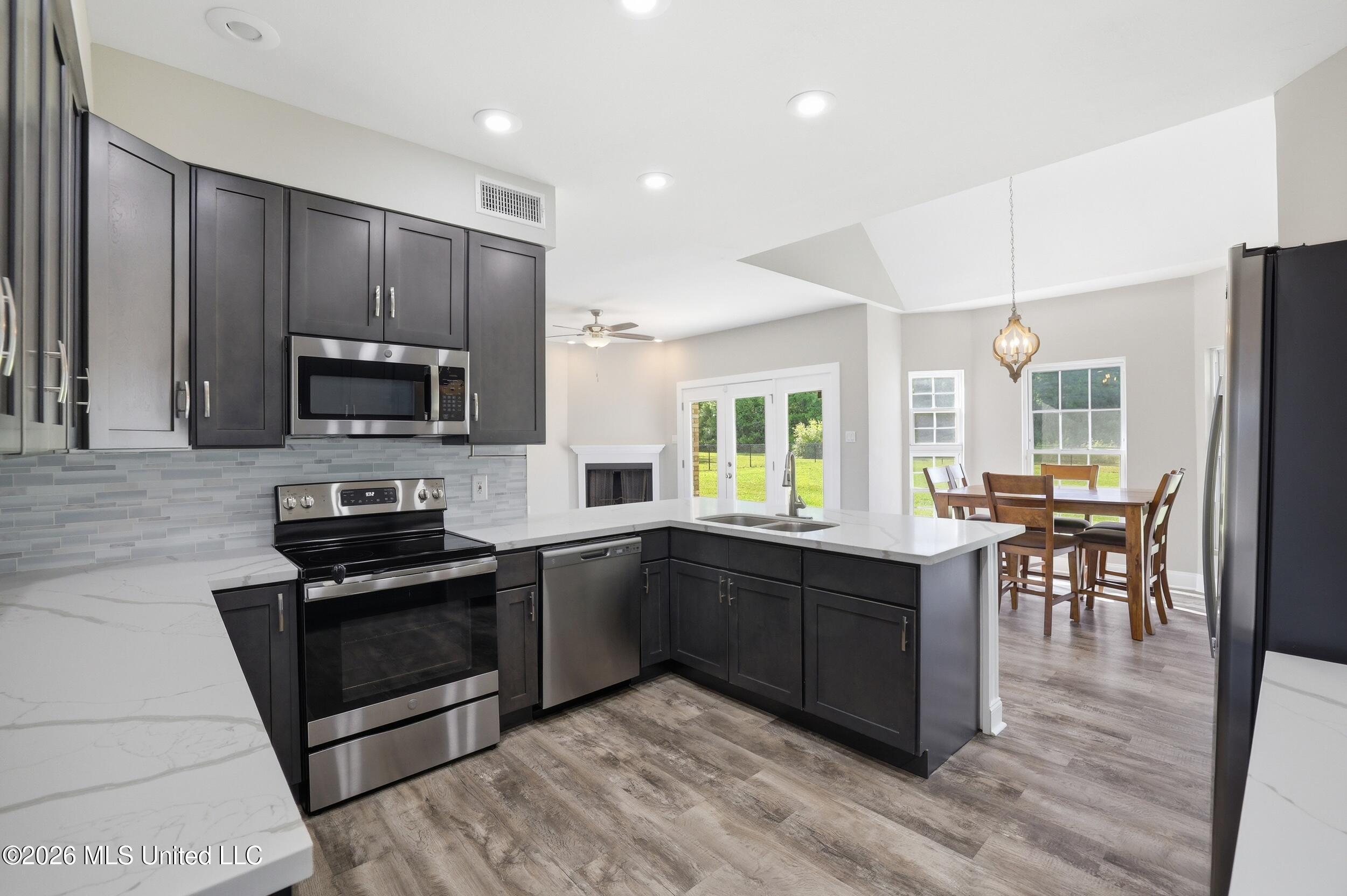9045 West Cardinal Lane Biloxi, MS 39532 - Photo 5 of 61 14_r6__6237