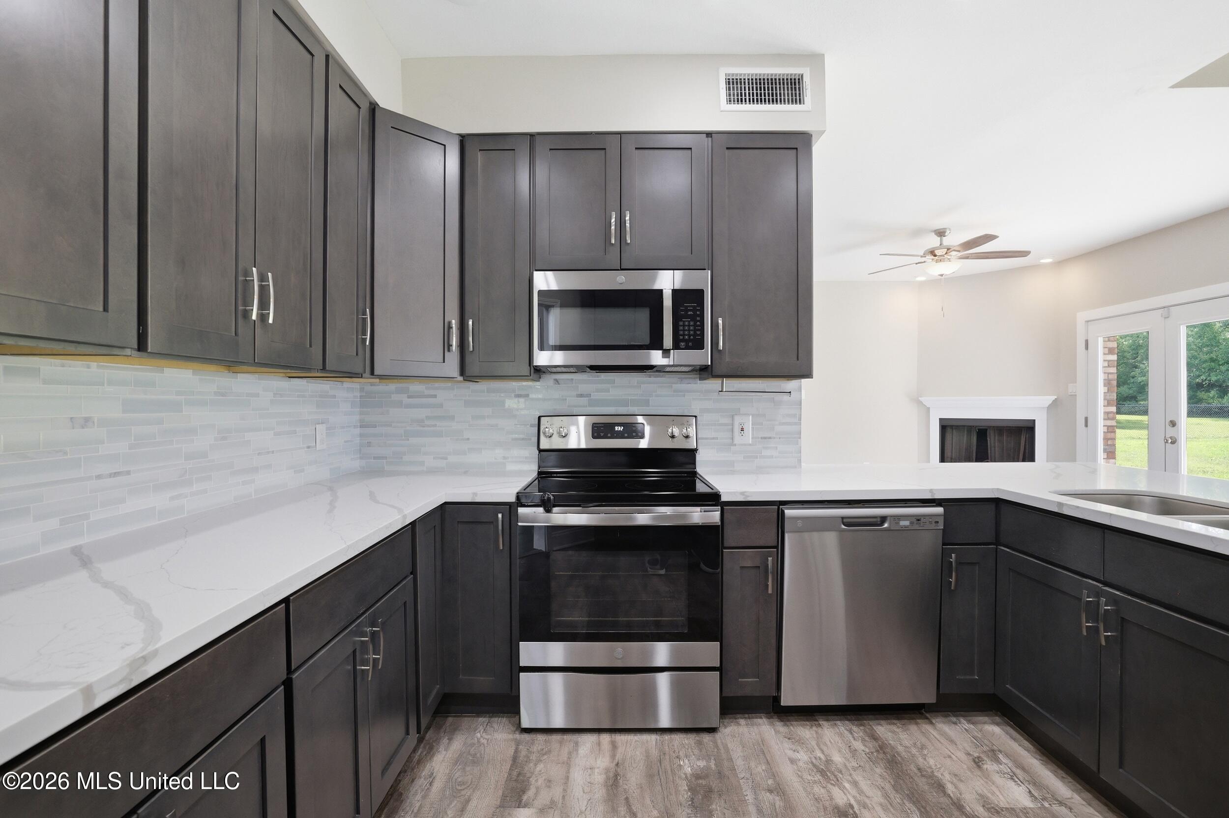 9045 West Cardinal Lane Biloxi, MS 39532 - Photo 6 of 61 15_r6__6242