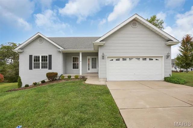 $369,900 | 404 Barleyfield Court, Wentzville, MO 63385