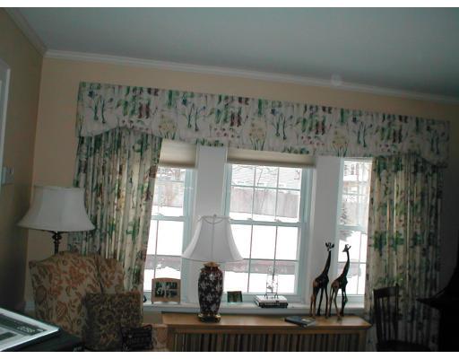 35 Bowker Road Waltham, MA 02453 - Photo 10 of 18 Gallery Image 10