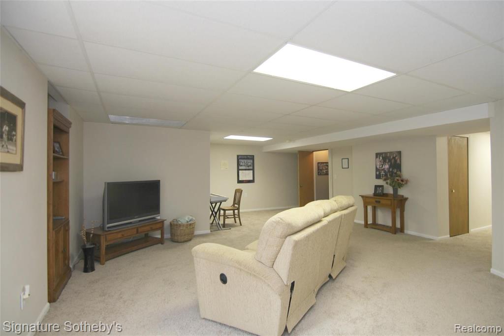 22020 River Ridge Trail, Unit 34 Farmington Hills, MI 48335 - Photo 13 of 20