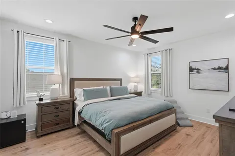 $1,100,000 | 1727 Maryland Avenue Northeast, St. Petersburg, FL 33703