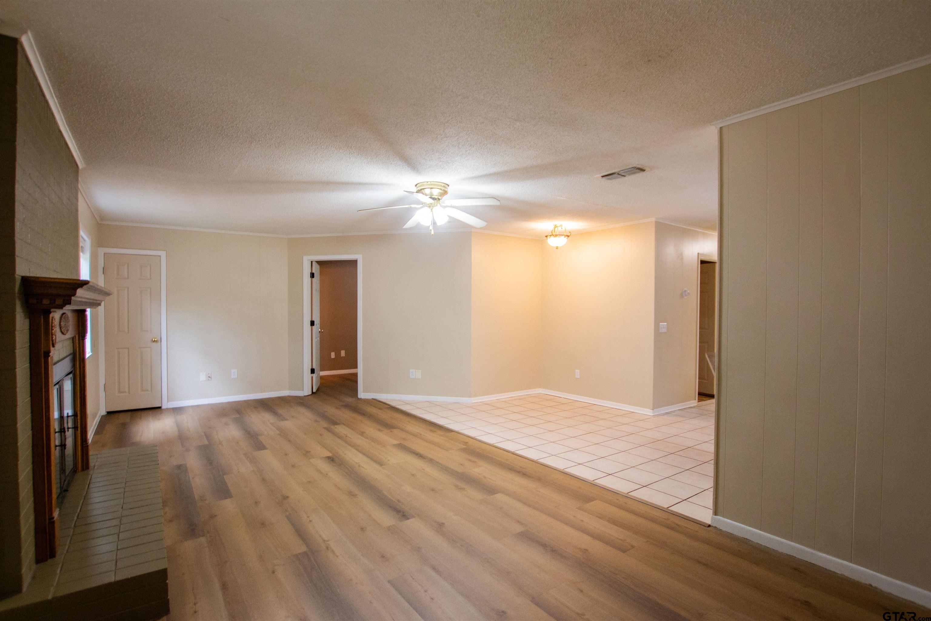 209 Miles Street Longview, TX 75605 - Photo 5 of 34