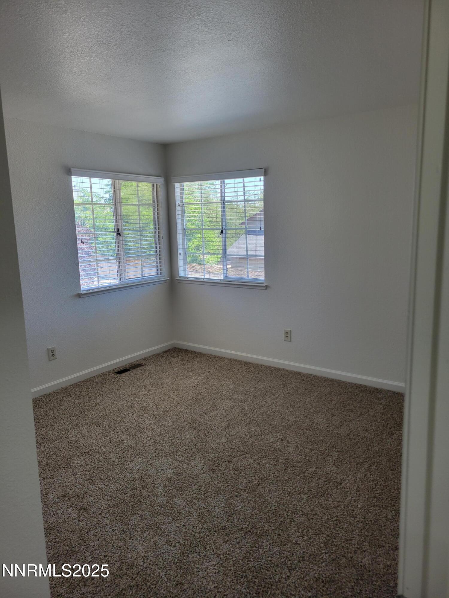 2967 Aspendale Drive Reno, NV 89503 - Photo 11 of 20 an empty room with a window