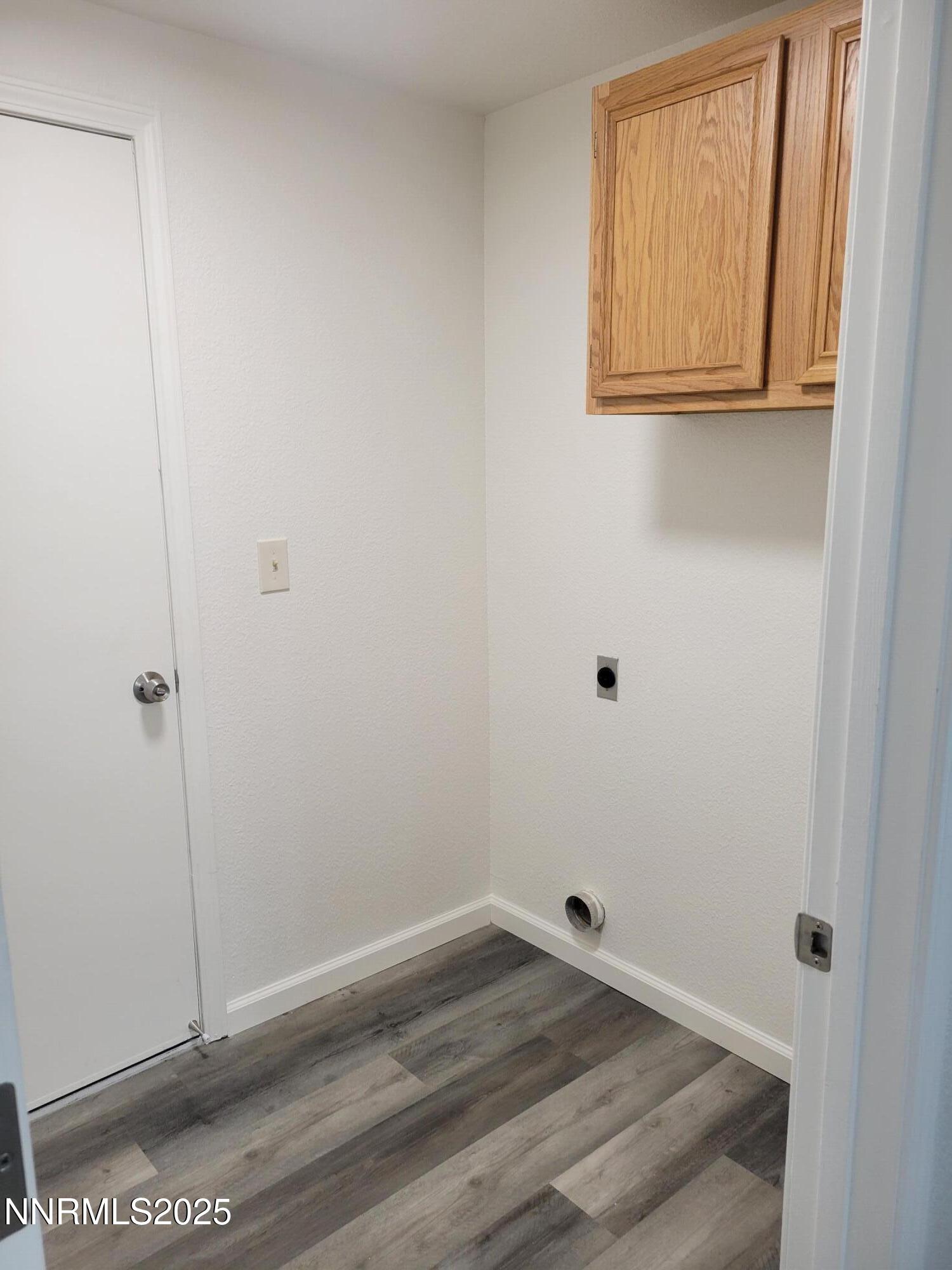2967 Aspendale Drive Reno, NV 89503 - Photo 9 of 20 a view of small space with wooden floor