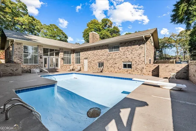 a view of an outdoor space with seating area