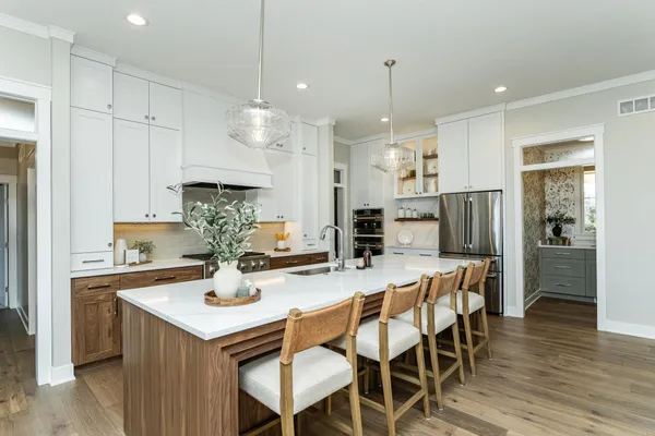 $1,215,000 | 1747 Mayowood Court Southwest, Rochester, MN 55902