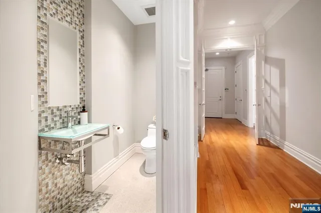 $2,495,000 | 613 Knollwood Road, Franklin Lakes, NJ 07417