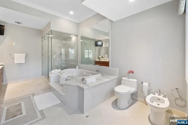 $2,495,000 | 613 Knollwood Road, Franklin Lakes, NJ 07417