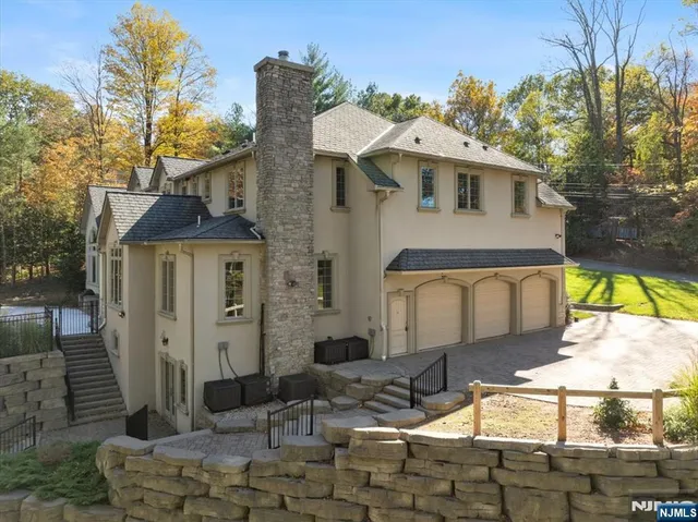 $2,495,000 | 613 Knollwood Road, Franklin Lakes, NJ 07417