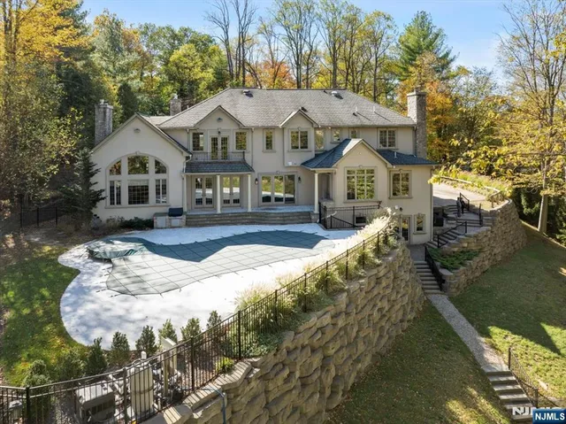 $2,495,000 | 613 Knollwood Road, Franklin Lakes, NJ 07417