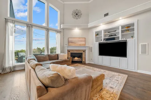 $1,385,000 | 9708 Big View Drive, Austin, TX 78730