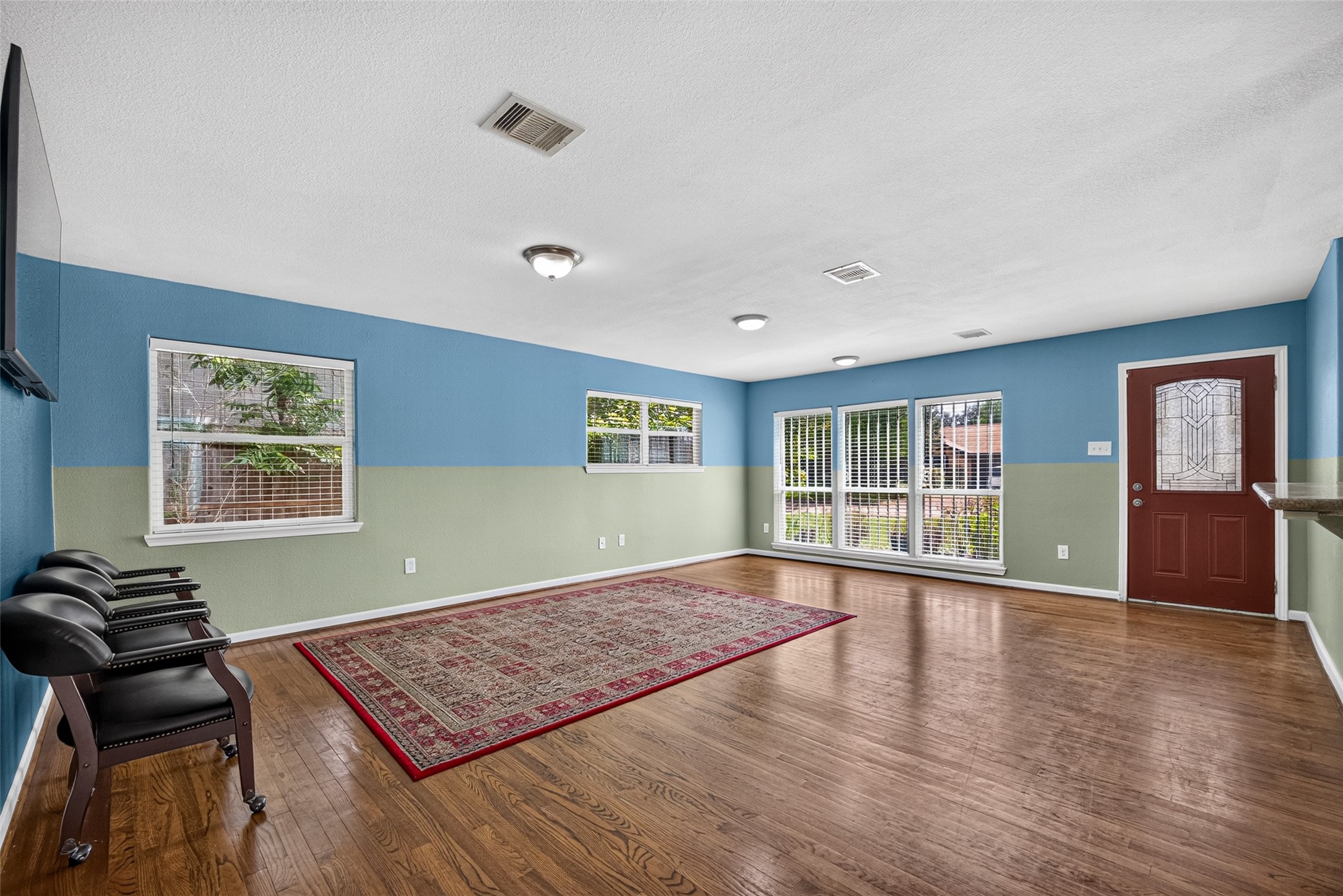 7002 Leader Street Houston, TX 77074 - Photo 7 of 49 Gallery Image 7