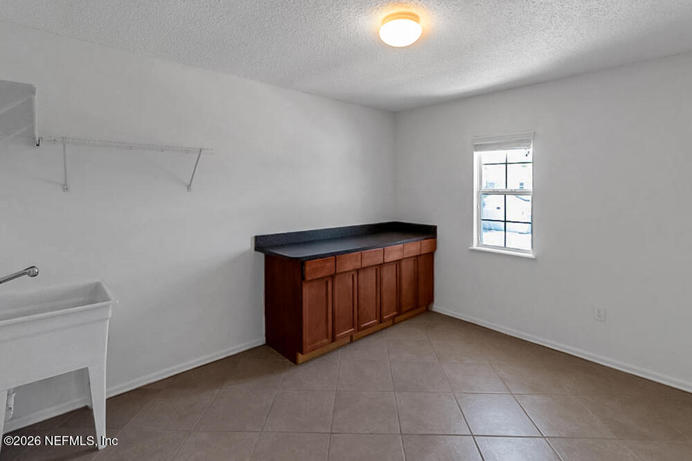 2387 Rusty Lakes Lane Jacksonville, FL 32221 - Photo 35 of 50 Laundry Room