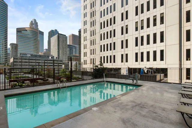 $1,695 | 121 South Washington Avenue, Unit 1007, Minneapolis, MN 55401