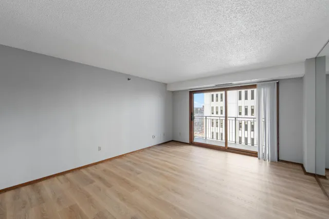 $1,695 | 121 South Washington Avenue, Unit 1007, Minneapolis, MN 55401