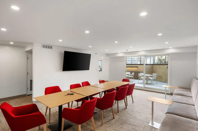 $1,695 | 121 South Washington Avenue, Unit 1007, Minneapolis, MN 55401