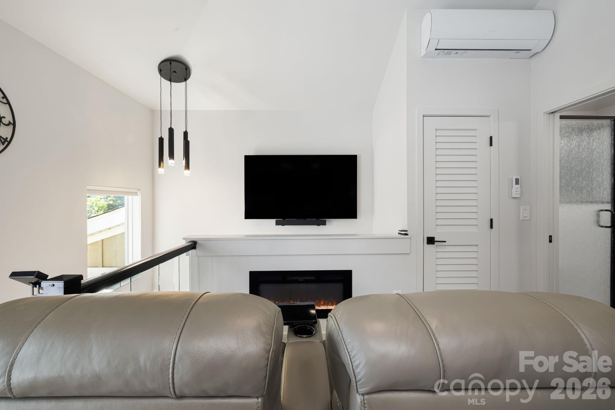 607 Kanuga Road Hendersonville, NC 28739 - Photo 6 of 48 Gallery Image 6