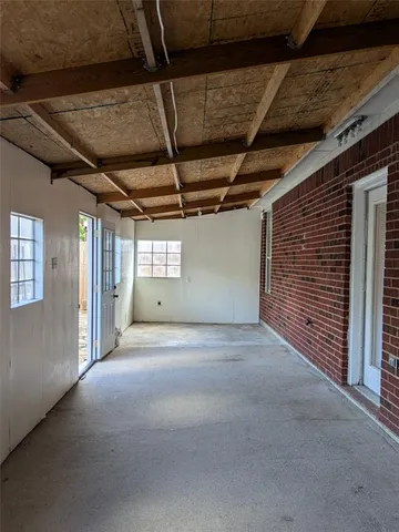 a view of large room with an empty space