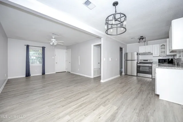 $1,900 | 201 Audrey Circle, Ocean Springs, MS 39564