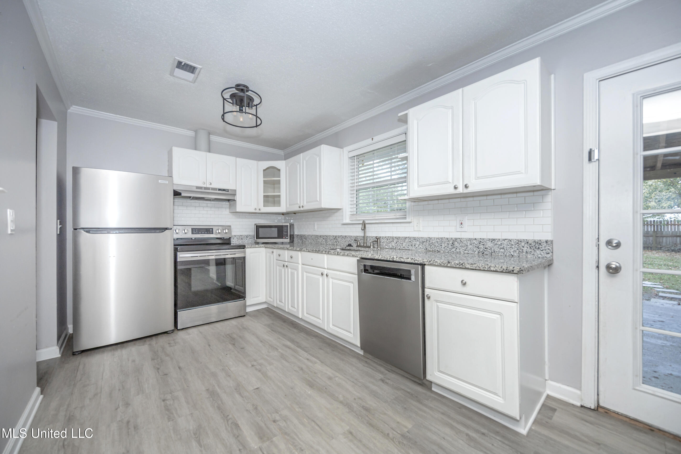 201 Audrey Circle Ocean Springs, MS 39564 - Photo 16 of 51 IMG_0029