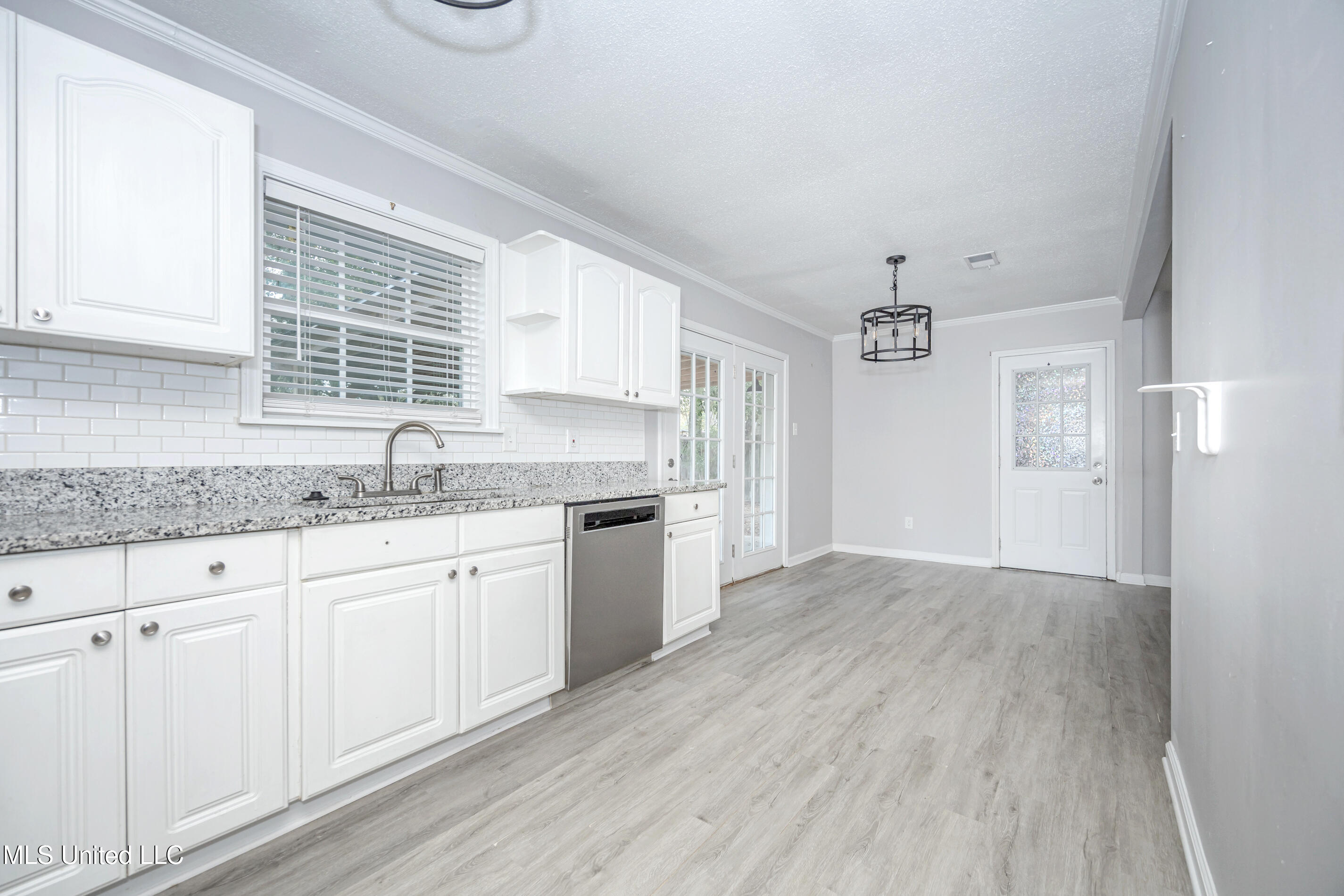 201 Audrey Circle Ocean Springs, MS 39564 - Photo 17 of 51 IMG_0032