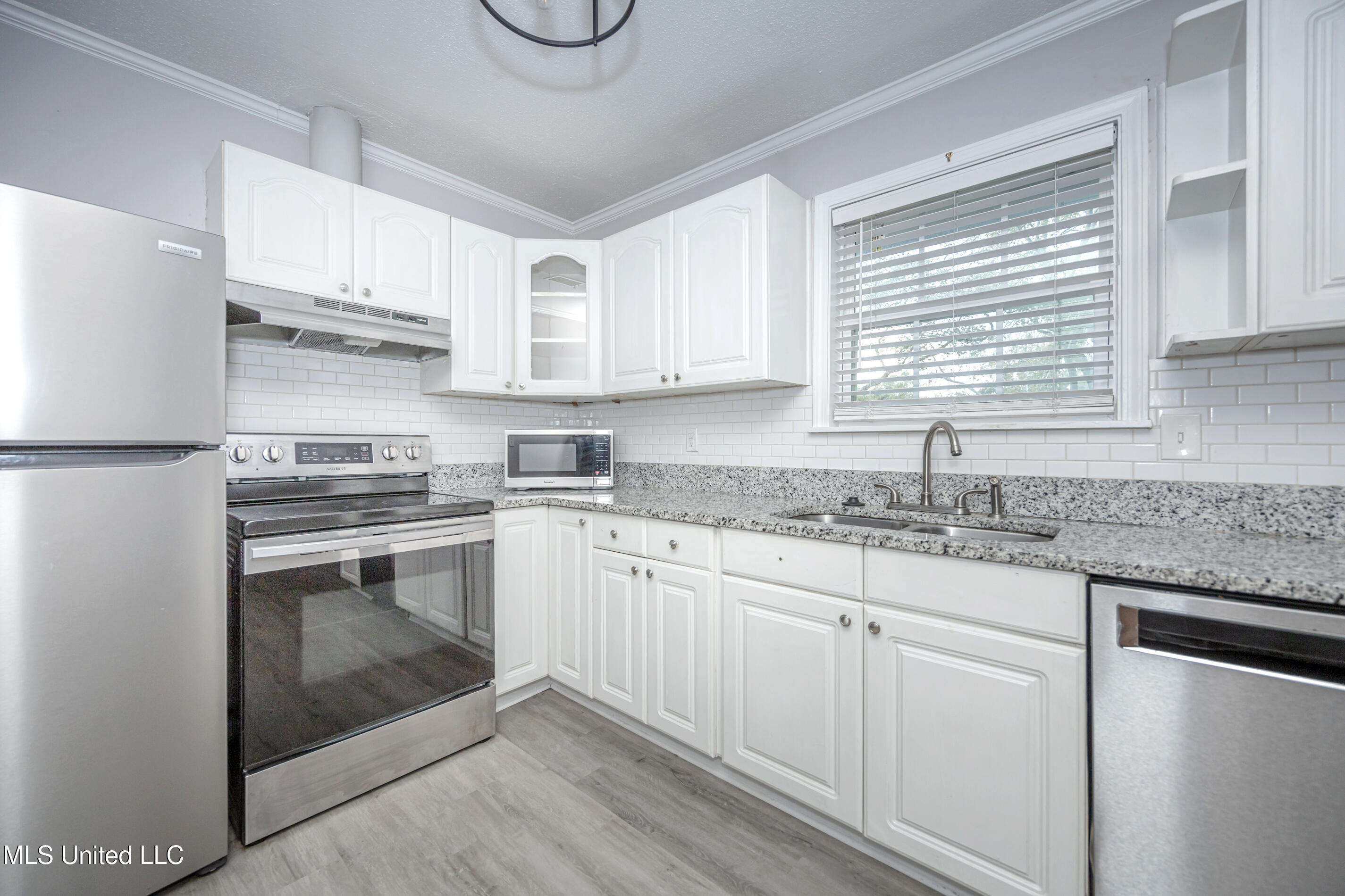 201 Audrey Circle Ocean Springs, MS 39564 - Photo 18 of 51 IMG_0033