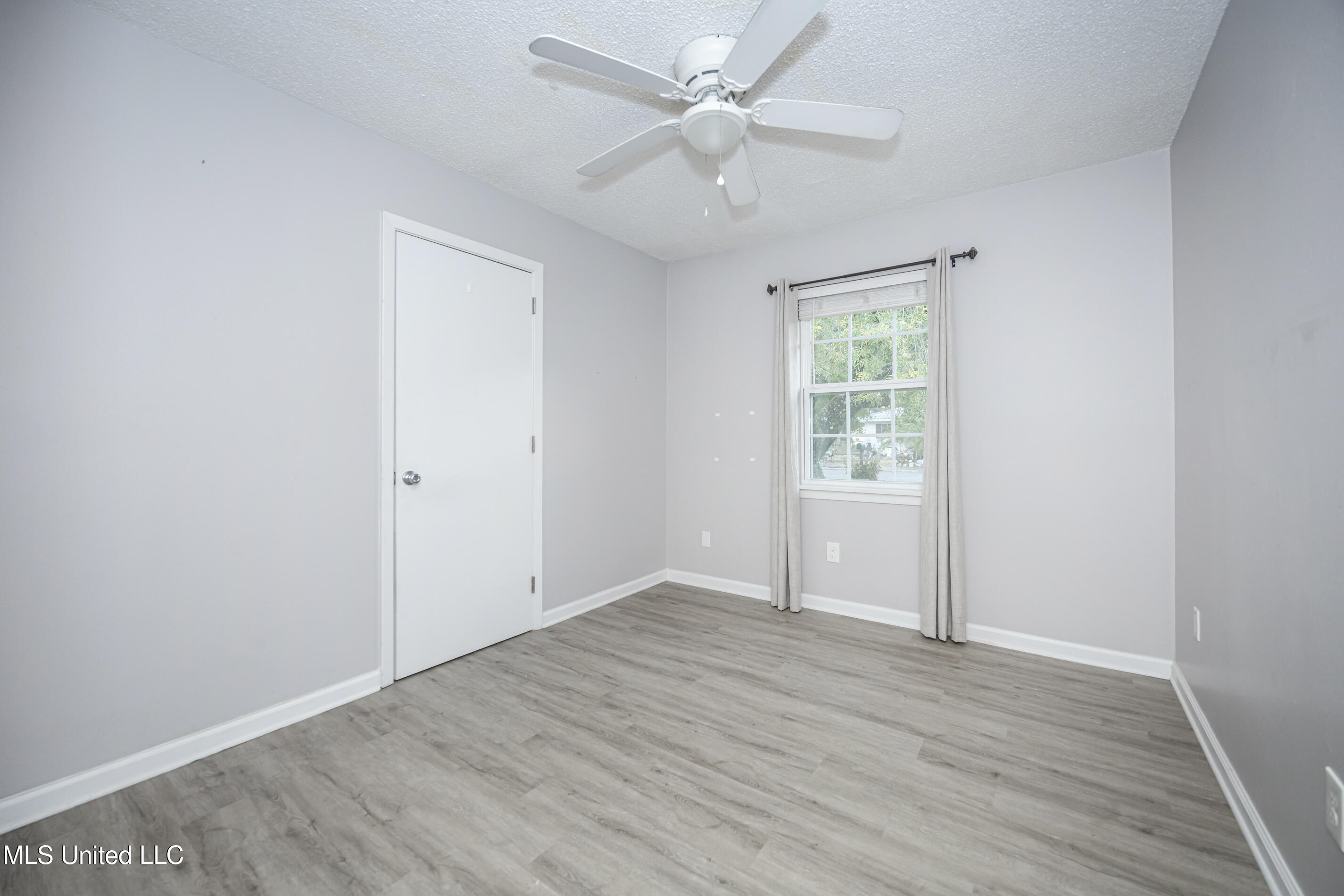 201 Audrey Circle Ocean Springs, MS 39564 - Photo 21 of 51 IMG_0037