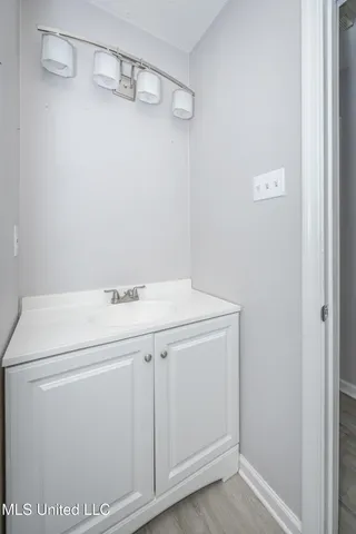 $1,900 | 201 Audrey Circle, Ocean Springs, MS 39564