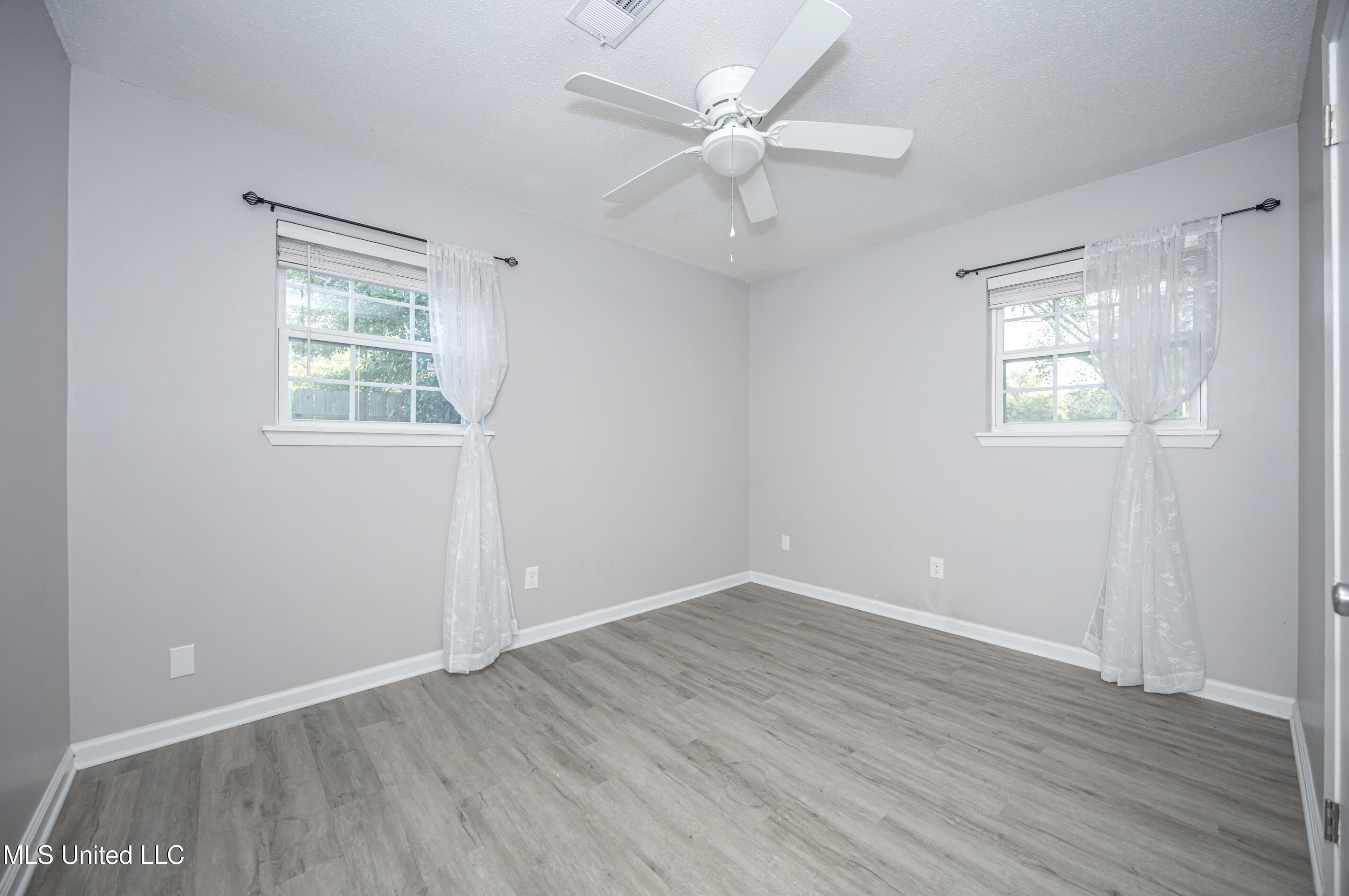 201 Audrey Circle Ocean Springs, MS 39564 - Photo 29 of 51 IMG_0047