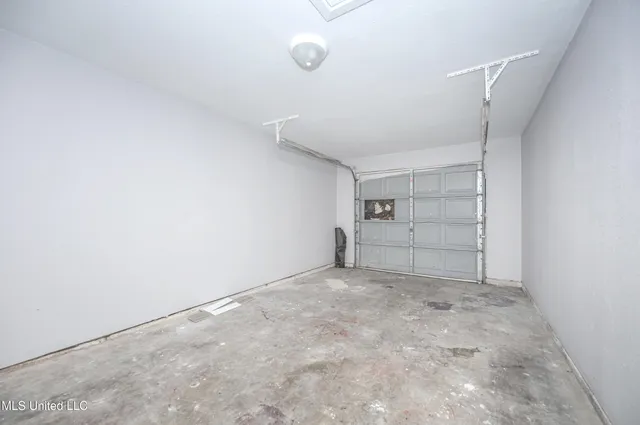 $1,900 | 201 Audrey Circle, Ocean Springs, MS 39564