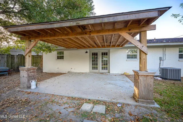 $1,900 | 201 Audrey Circle, Ocean Springs, MS 39564