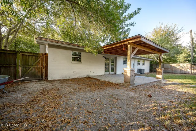 $1,900 | 201 Audrey Circle, Ocean Springs, MS 39564