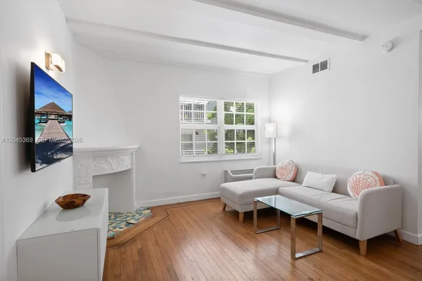 $1,850 | 439 15th Street, Unit 8, Miami Beach, FL 33139