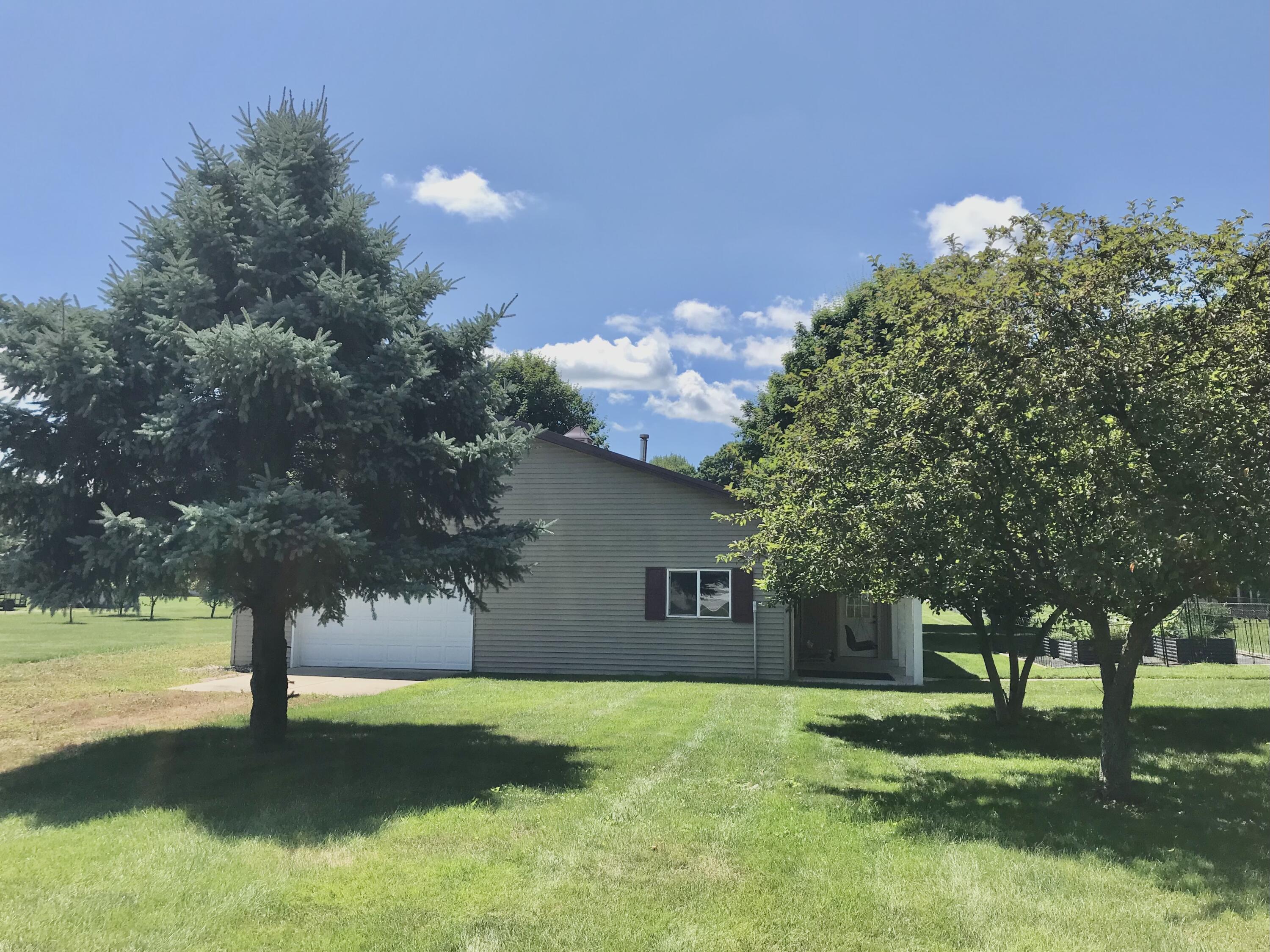 17117 Apache Trail Three Rivers, MI 49093 - Photo 35 of 37 F3CFFAA6-7F96-409E-80B4-1CA1CE702F11