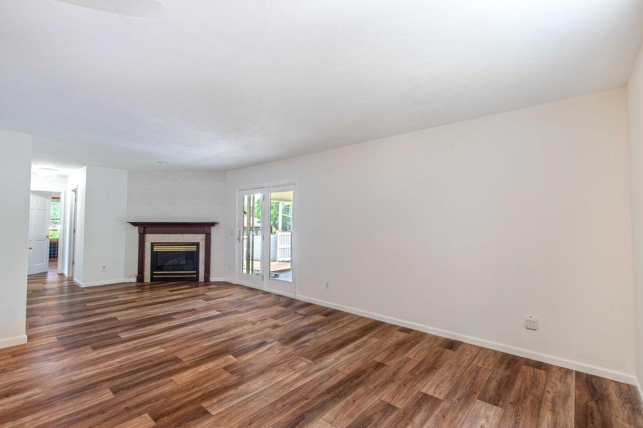 17117 Apache Trail Three Rivers, MI 49093 - Photo 6 of 37 apache living rm1