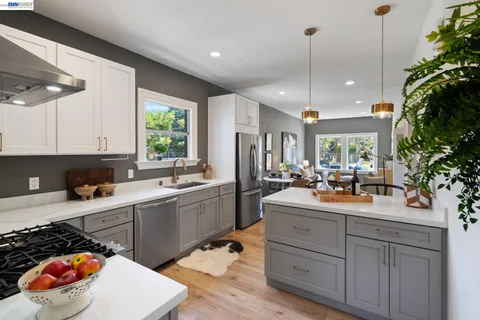 $828,000 | 2617 Santa Clara Avenue, Alameda, CA 94501
