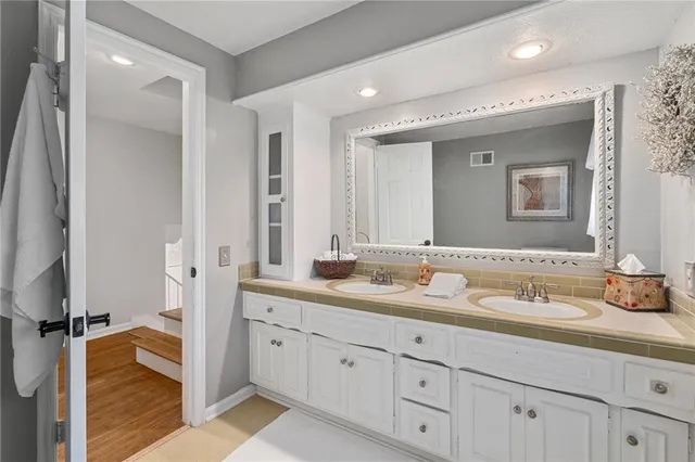 $479,000 | 11729 Wyandotte Street, Kansas City, MO 64114