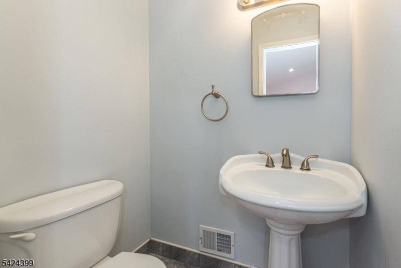 80 Park Road Parsippany, NJ 07054 - Photo 18 of 37