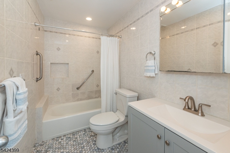 80 Park Road Parsippany, NJ 07054 - Photo 25 of 37