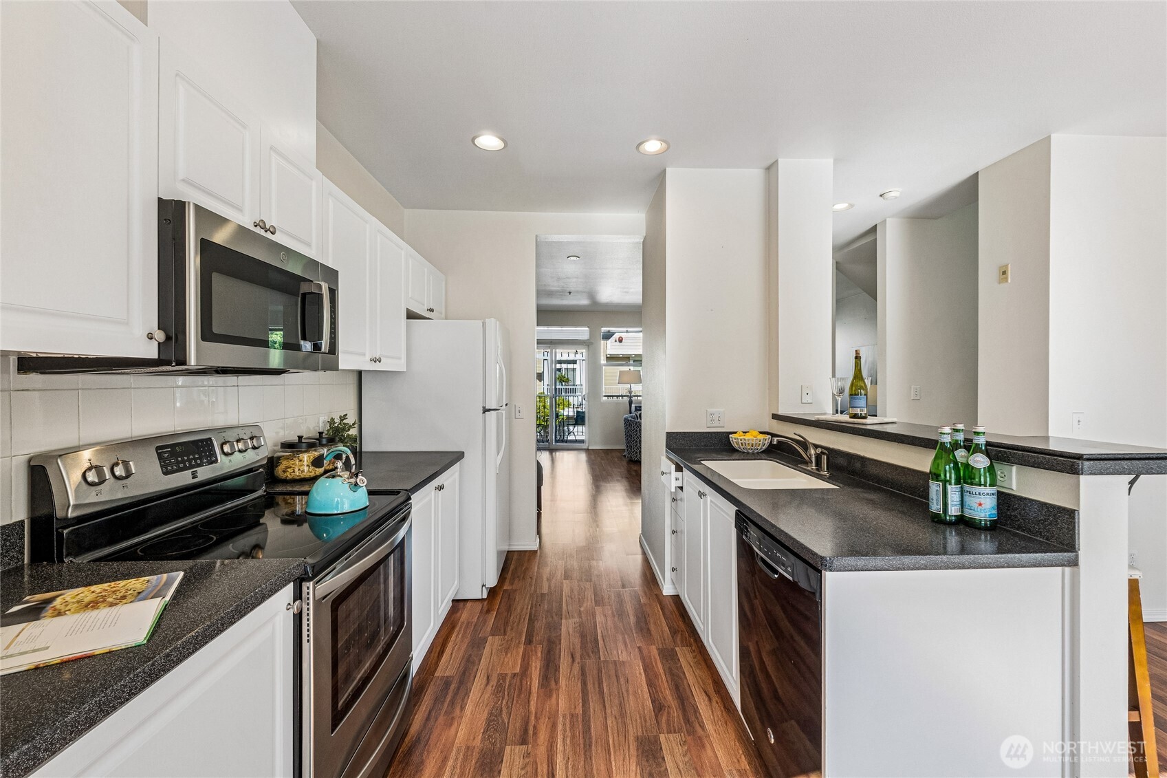 11899 Northeast 163rd Place Bothell, WA 98011 - Photo 11 of 37