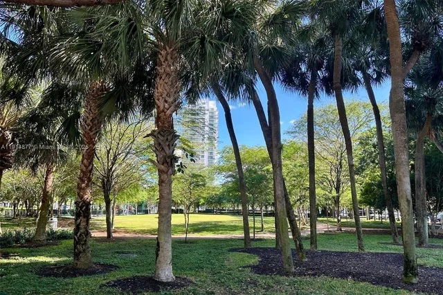 $3,500 | 5 Island Avenue, Unit 5G, Miami Beach, FL 33139