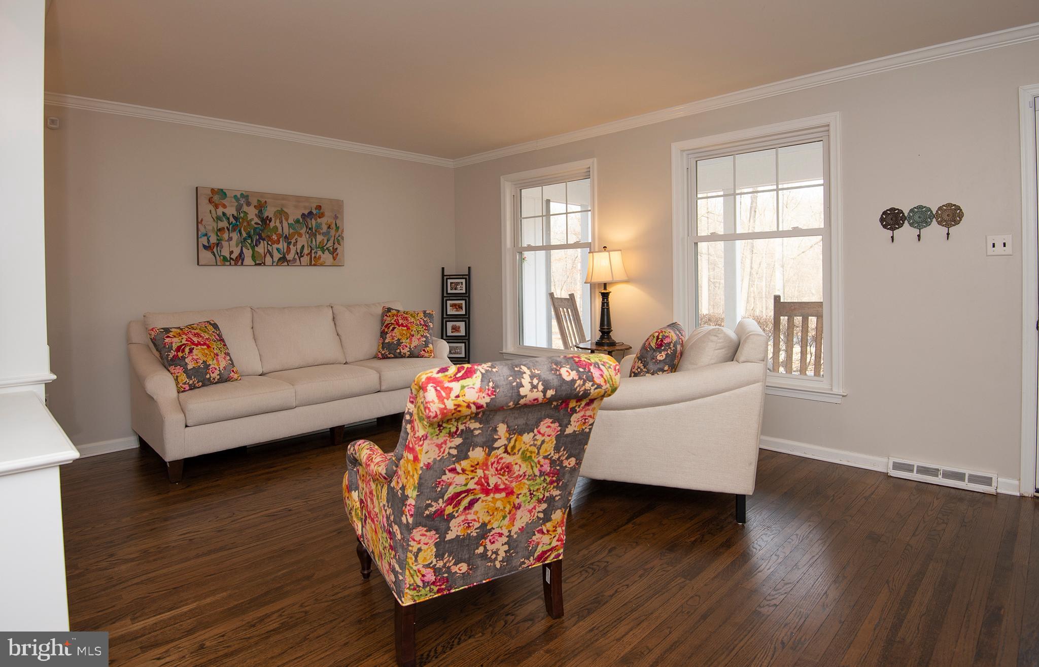 40 Andrien Road Glen Mills, PA 19342 - Photo 11 of 26 Living Room