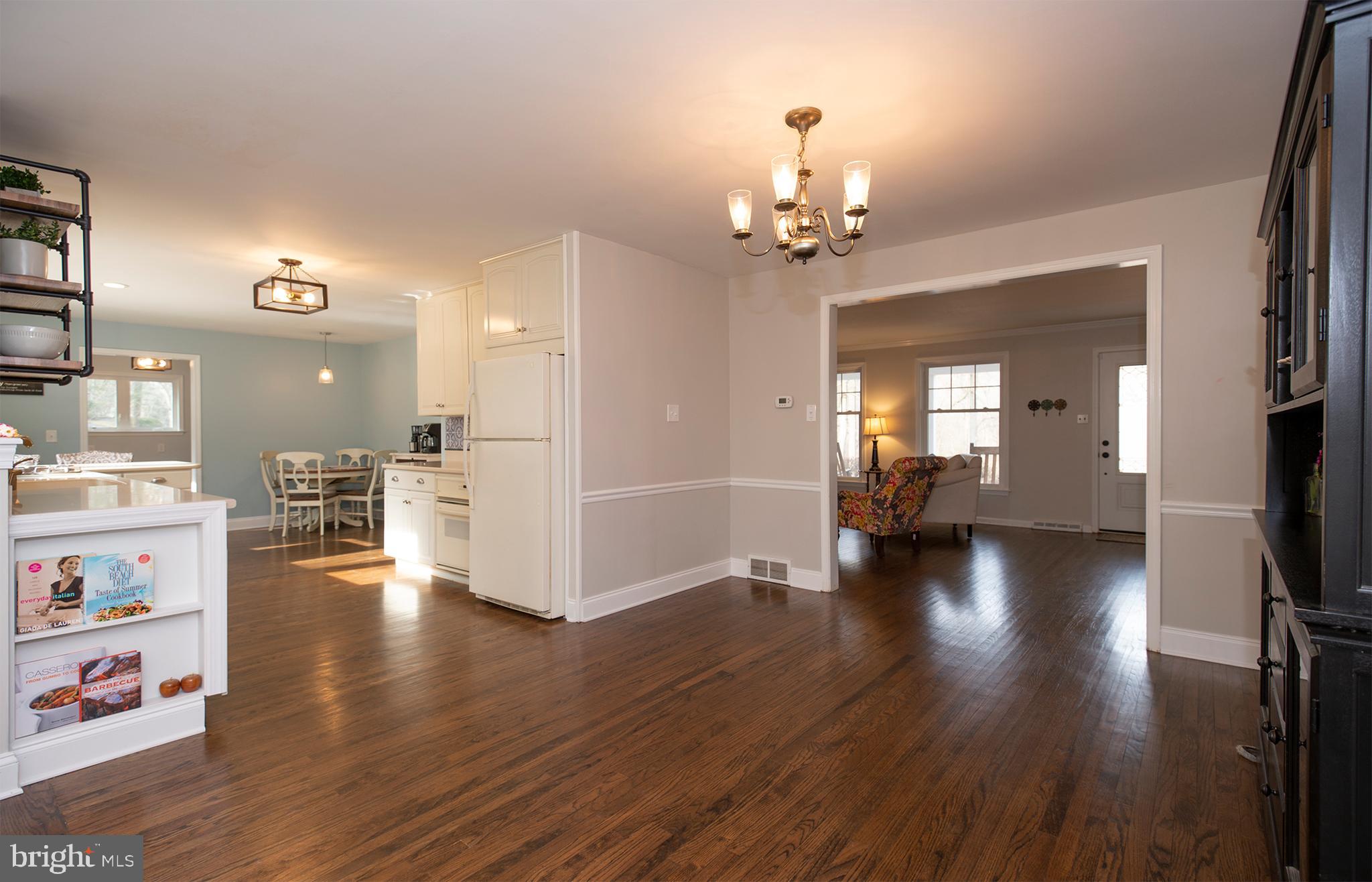 40 Andrien Road Glen Mills, PA 19342 - Photo 9 of 26 Dining Room Adjacent to Kitchen