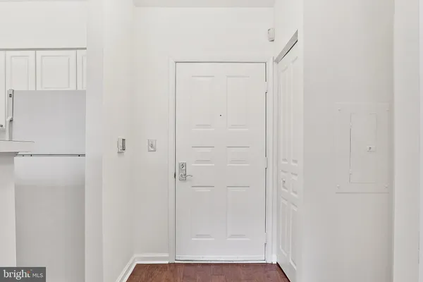 $1,900 | 2204 Westcourt Lane, Unit 105, Herndon, VA 20170