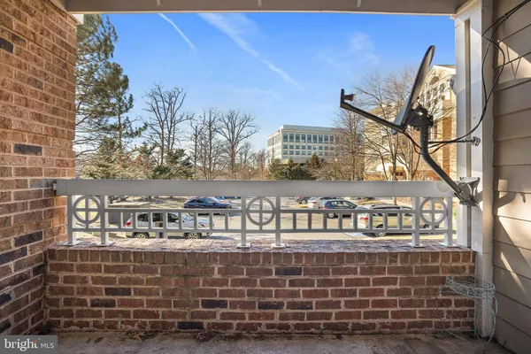 $1,900 | 2204 Westcourt Lane, Unit 105, Herndon, VA 20170
