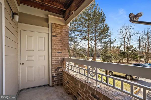 $1,900 | 2204 Westcourt Lane, Unit 105, Herndon, VA 20170