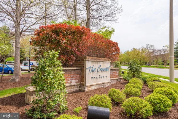 $1,900 | 2204 Westcourt Lane, Unit 105, Herndon, VA 20170